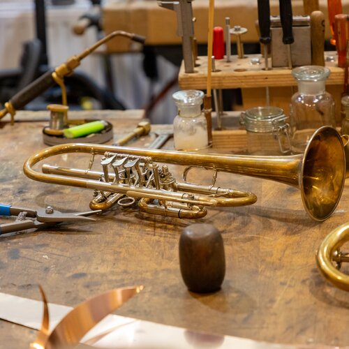 Trompetenbauwerkstatt Sonnleitner | © Mona Wibmer | Innsbrucker Festwochen Trompetenbauwerkstatt Sonnleitner | © Mona Wibmer | Innsbrucker Festwochen